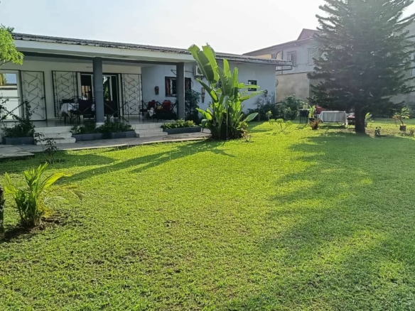 300m² de terrain à vendre Logbessou face Titanic nigth club