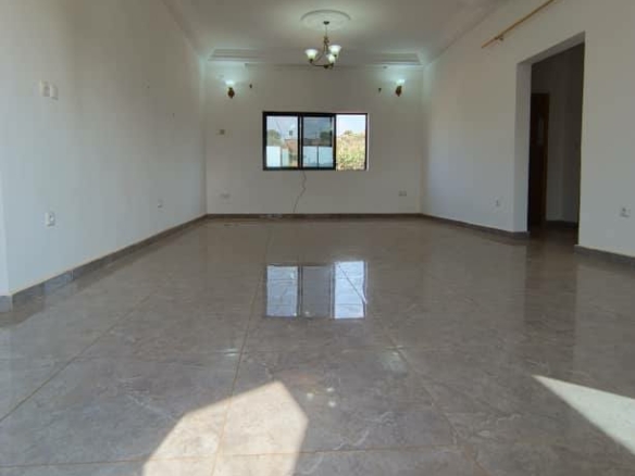 APPARTEMENT SPACIEUX DISPONIBLE À NGOUSSO