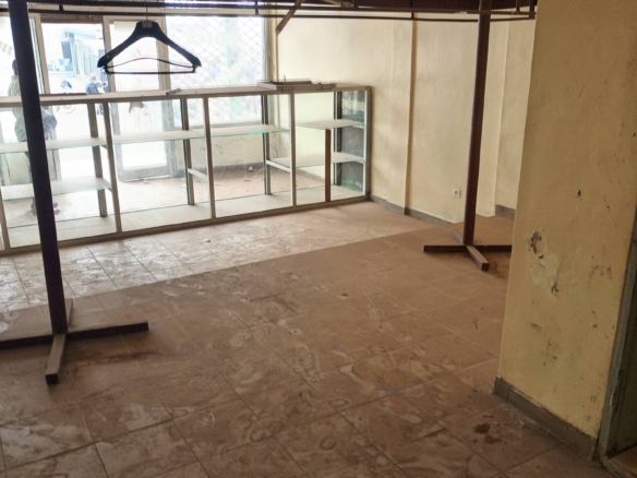 Boutique à louer à Yaoundé, Omnisport