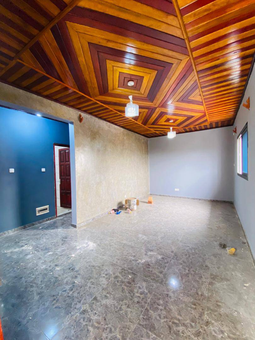 STUDIO MODERNE À LOUER À L’ÉTAGE, ANGE RAPHAËL