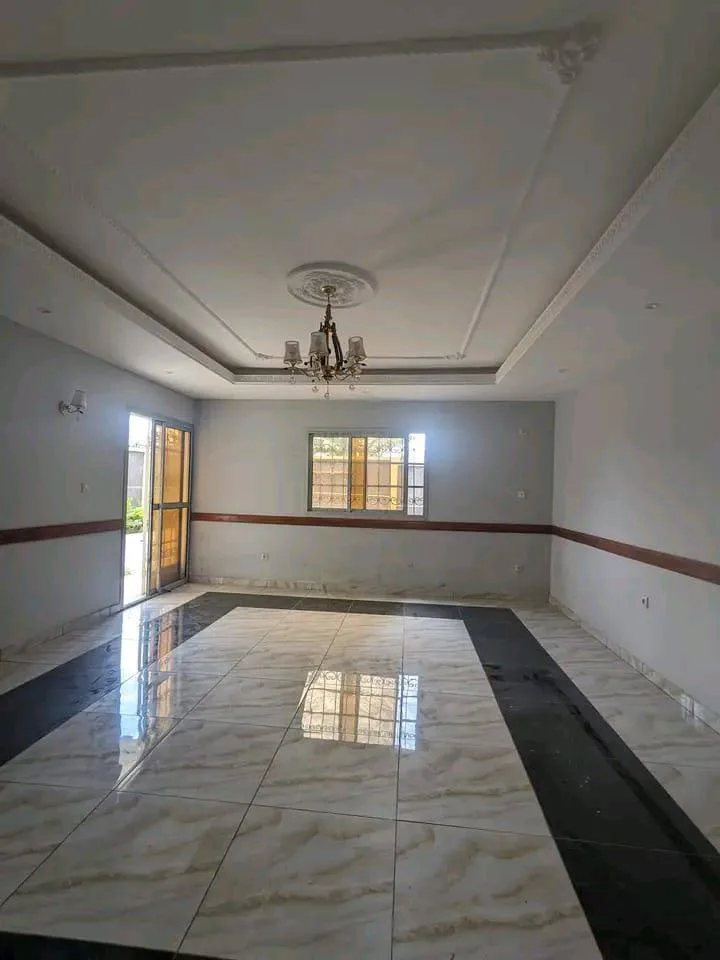 40399- APPARTEMENT À LOUER À TOTAL NGOUSSO