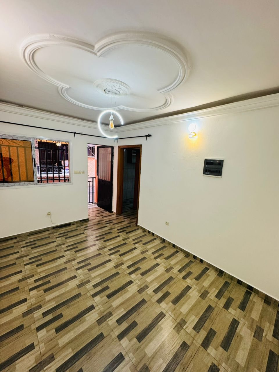 MAGNIFIQUE STUDIO MODERNE À LOUER À MENDONG