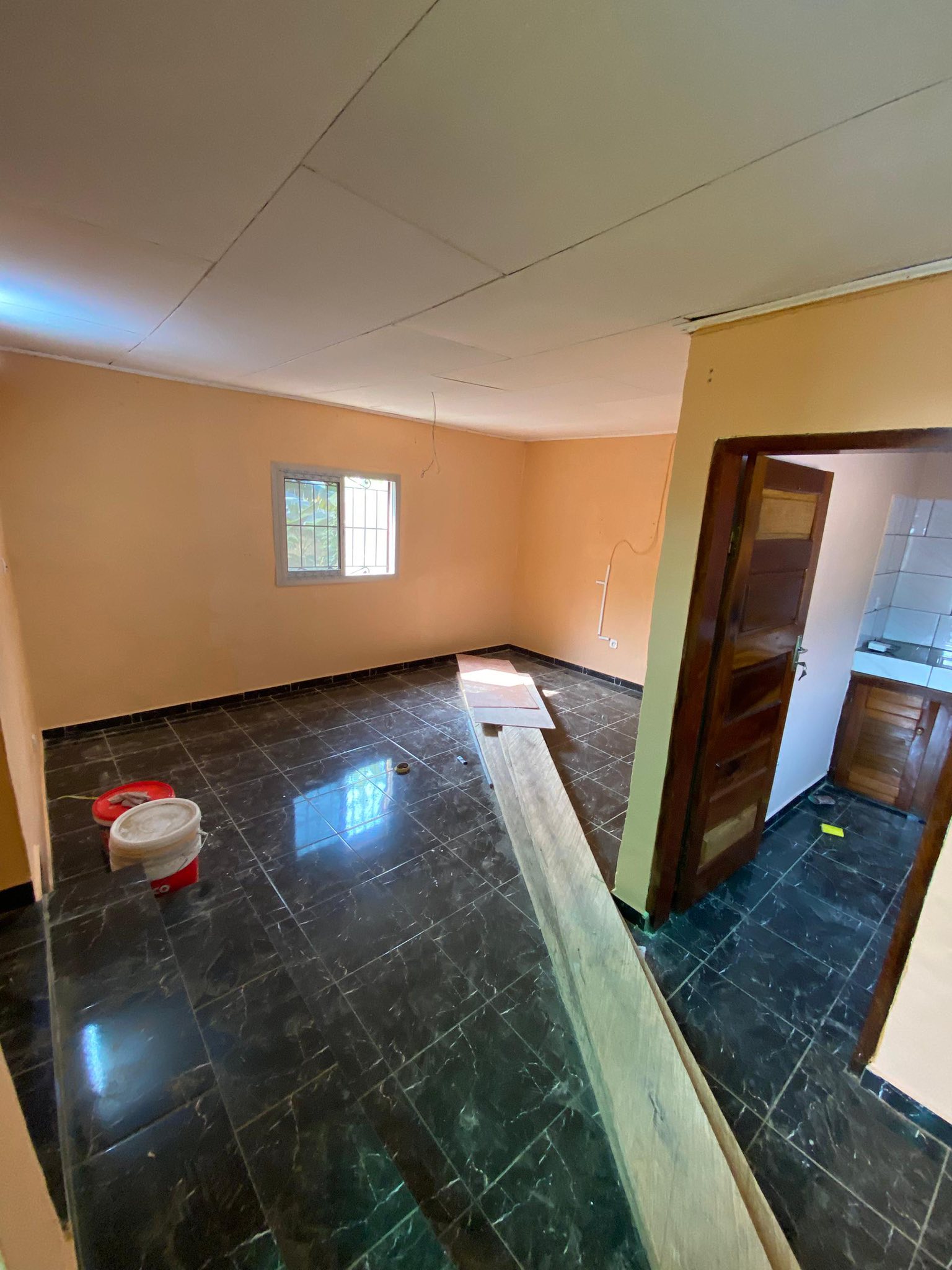 Grand studio à louer PK10