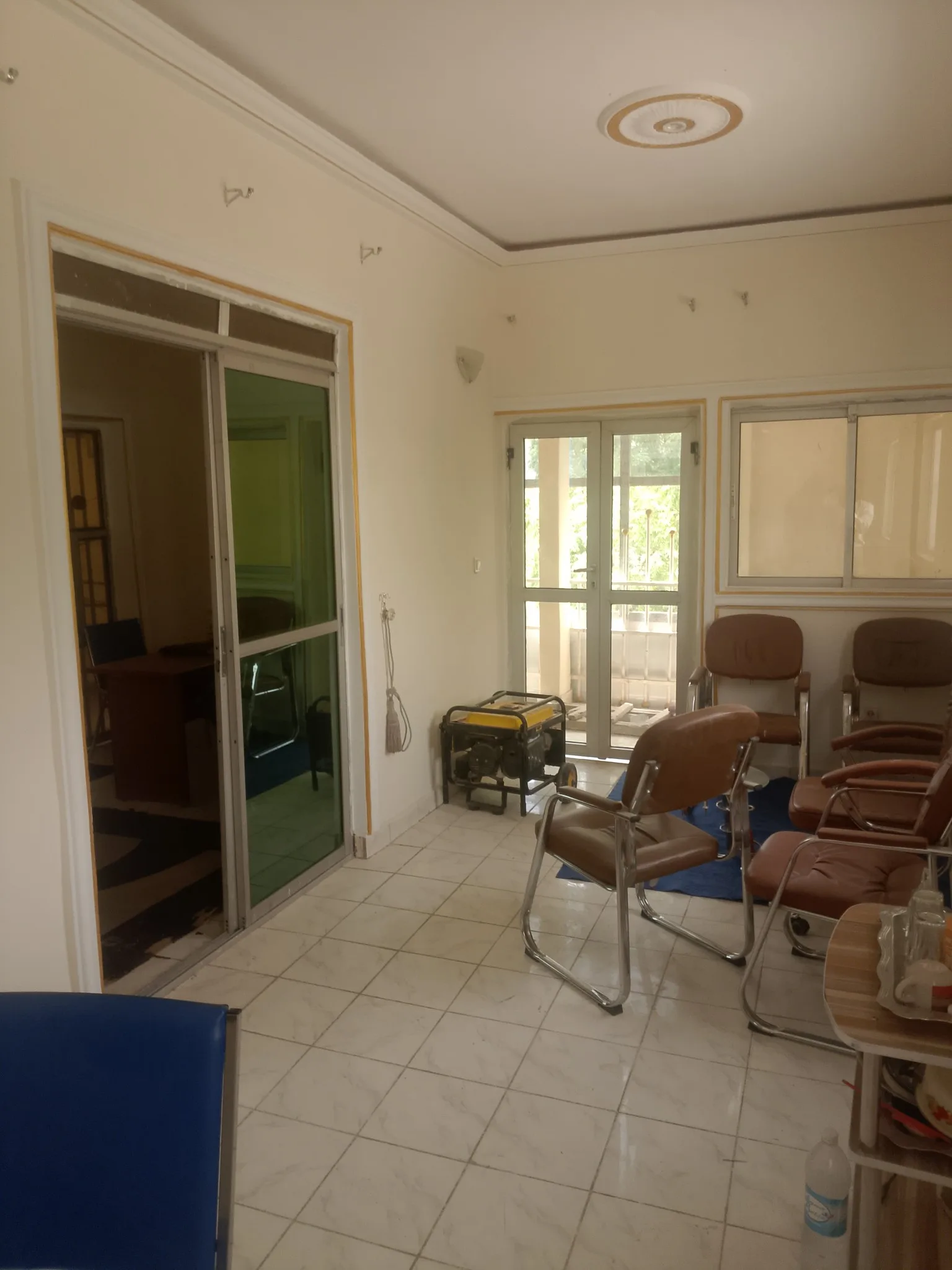 Bureau équipé à louer à Maroua Kakatare