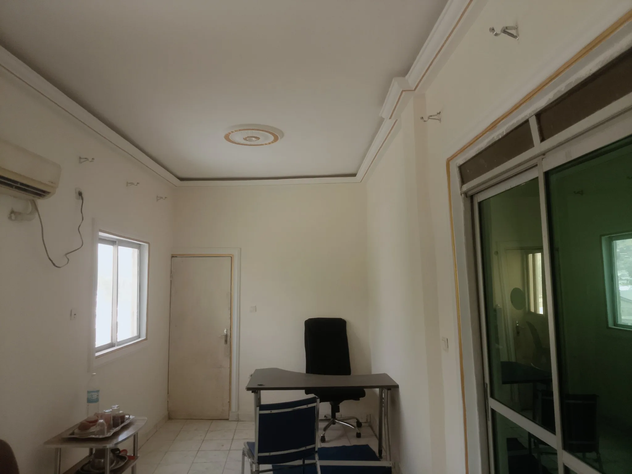 Bureau équipé à louer à Maroua Kakatare