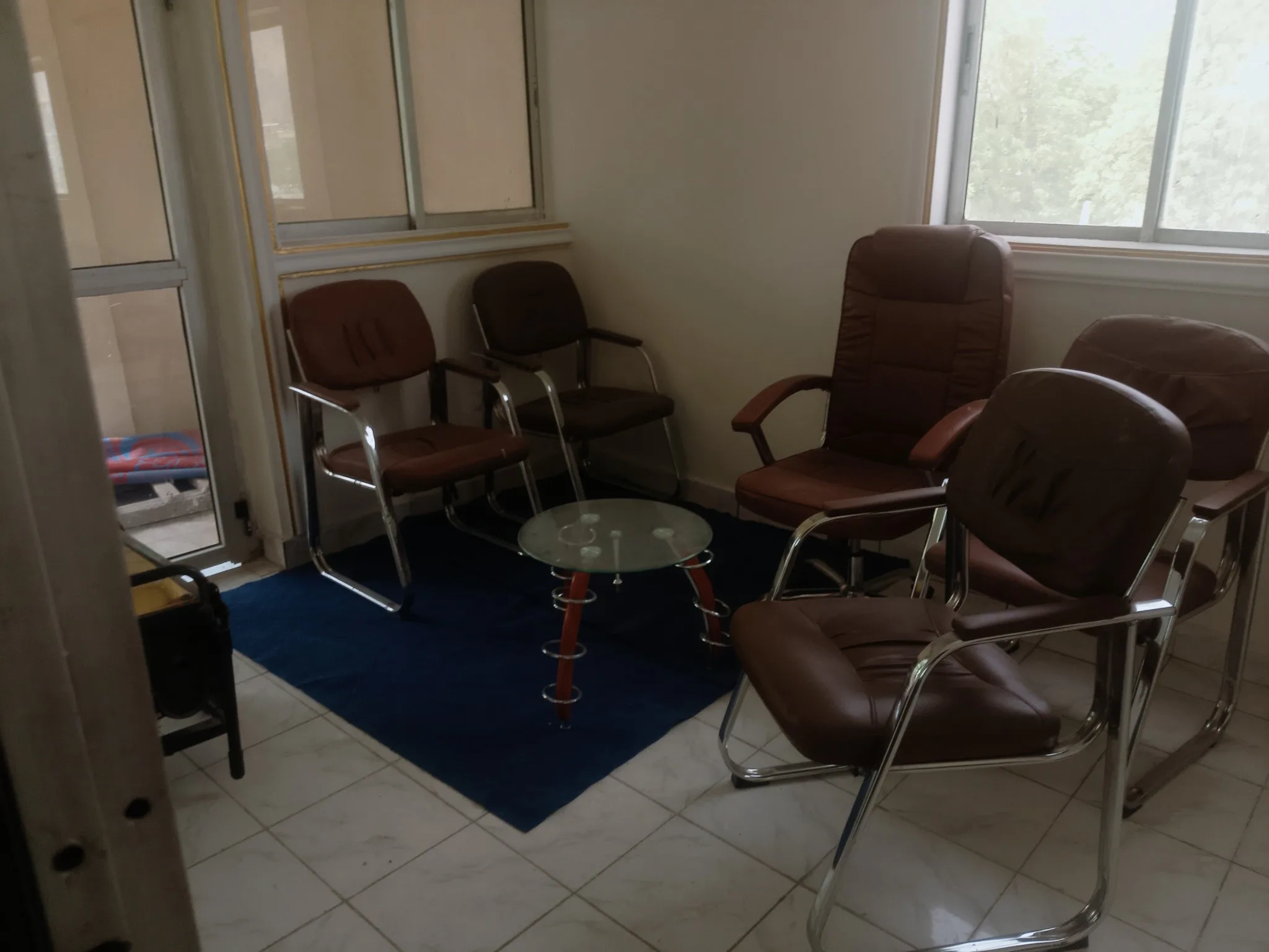 Bureau équipé à louer à Maroua Kakatare