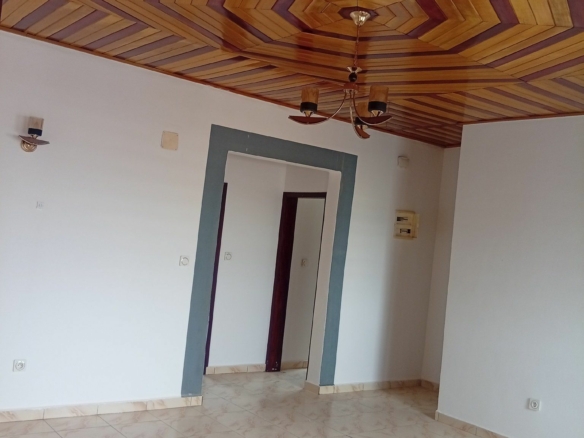 Appartement moderne à louer, Ebolowa Si 2