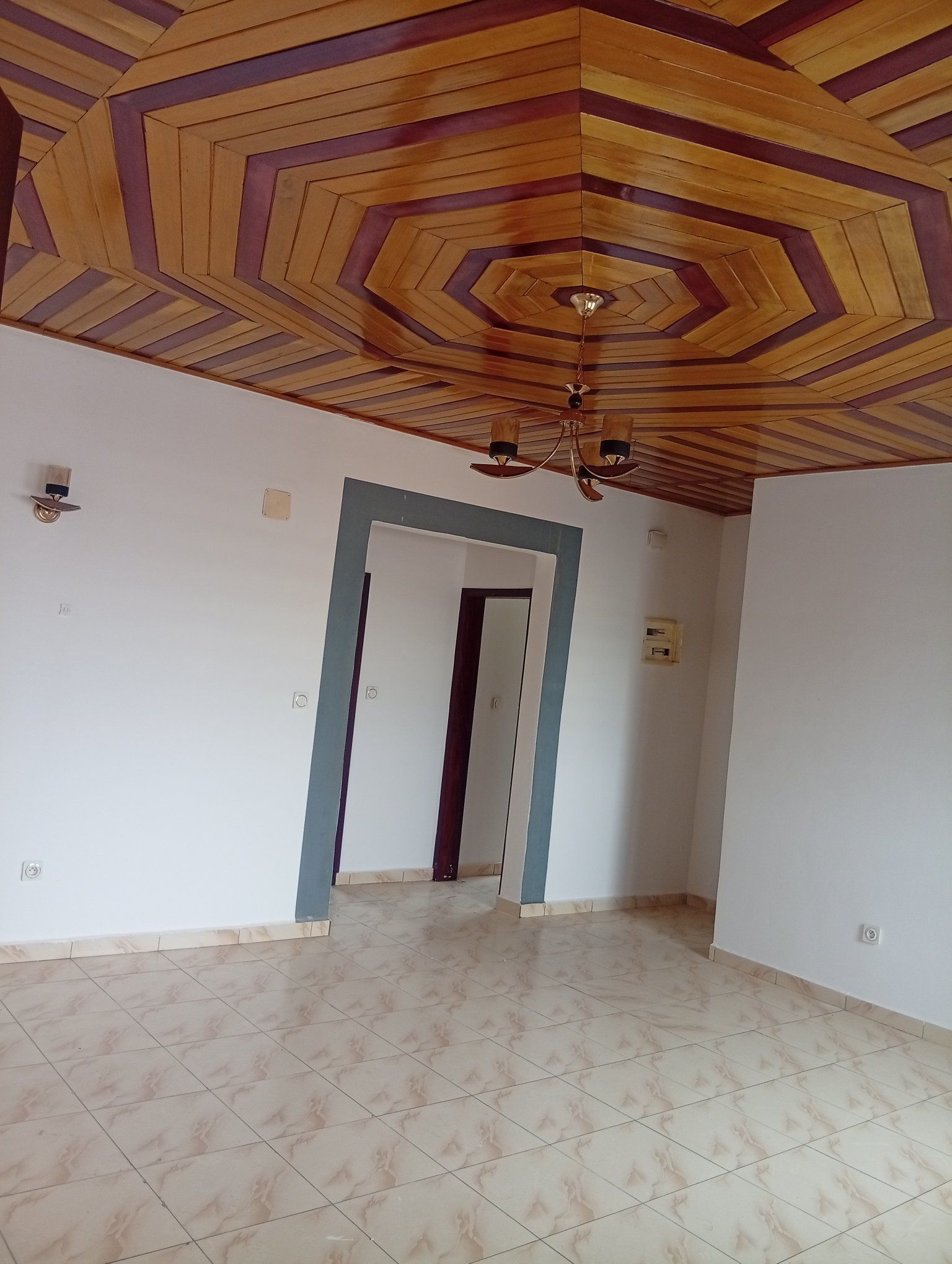 Appartement moderne à louer, Ebolowa Si 2