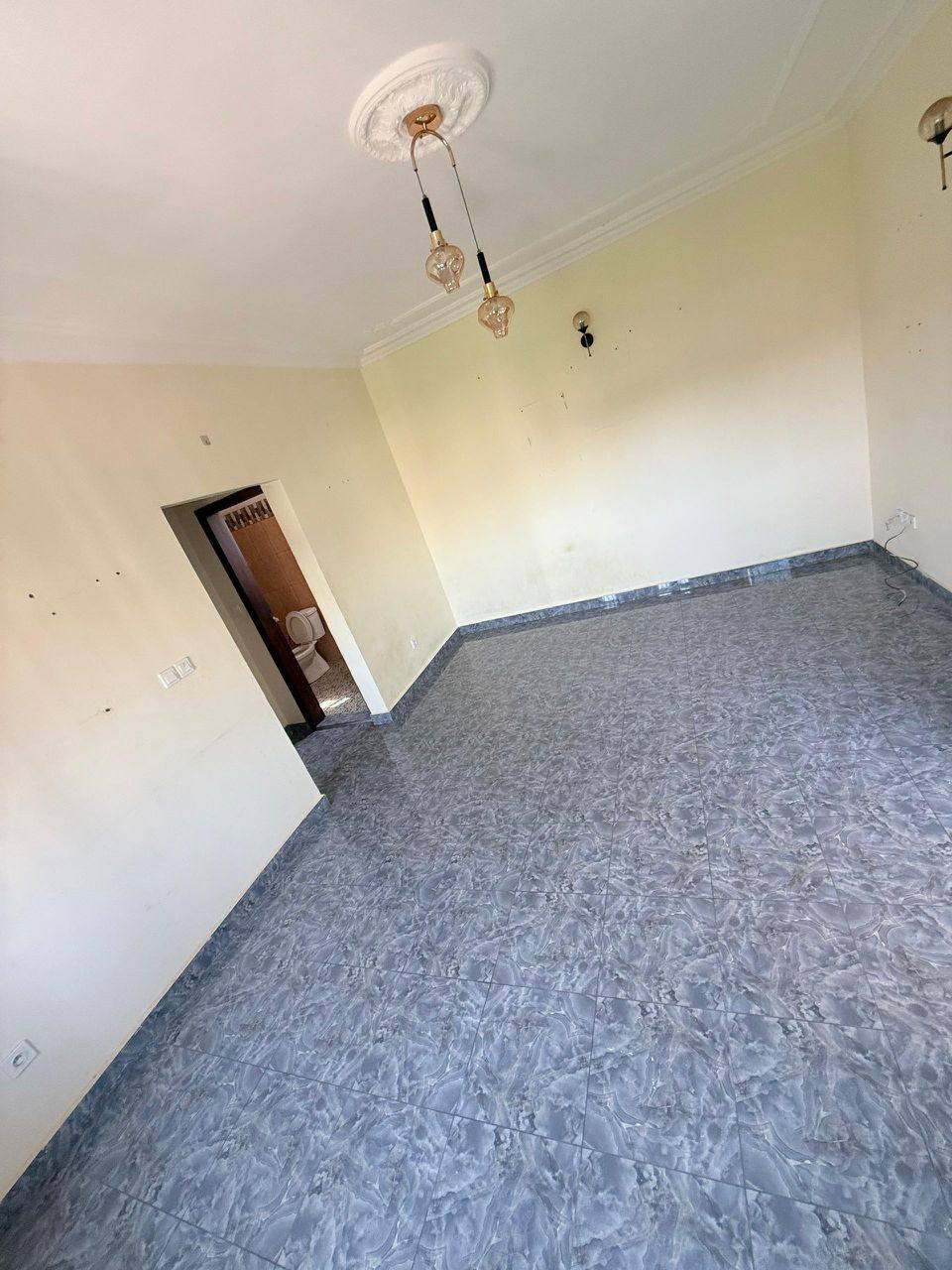 Studio Individuel à Louer, Yaoundé Éleveur