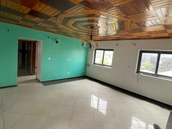 Grand appartement moderne à louer, Douala Maképé