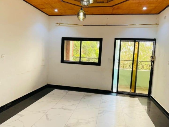 APPARTEMENT MODERNE À KOTTO MBANGUÉ SUR LES PAVES