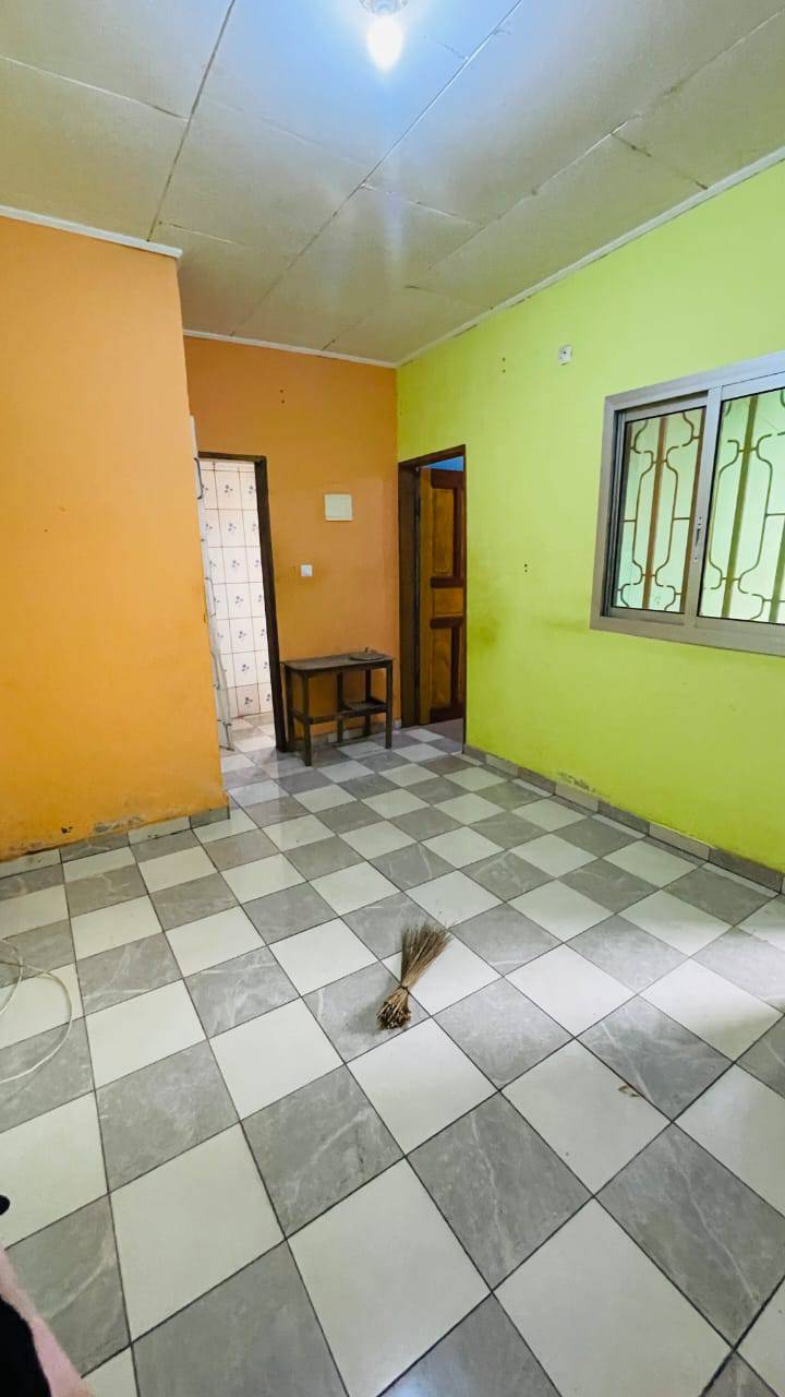 STUDIO MODERNE SITUÉ À KOTTO MBANGUE