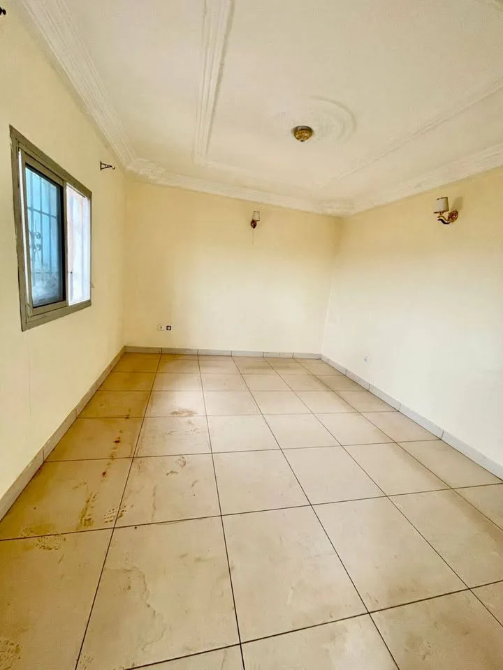 42948- Appartement moderne à louer Lycée Etoug-Ebé