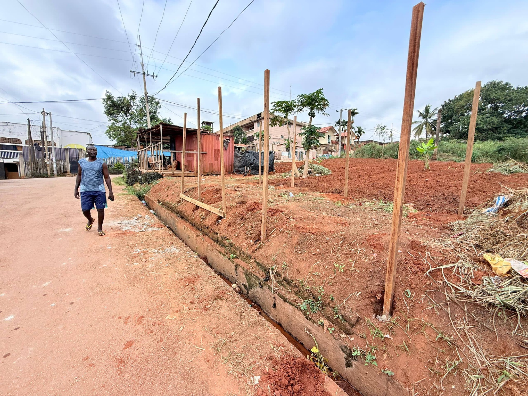 MAGNIFIQUE TERRAIN À VENDRE, NGOUSSO SANTA LUCIA