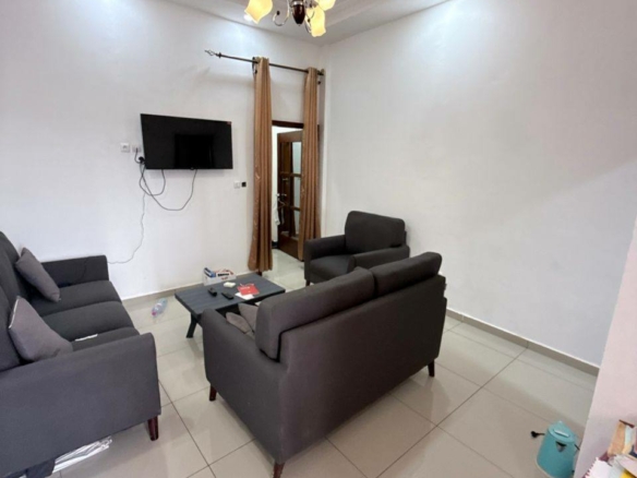 40779-  Studio moderne Nkolfoulou montée Saplait