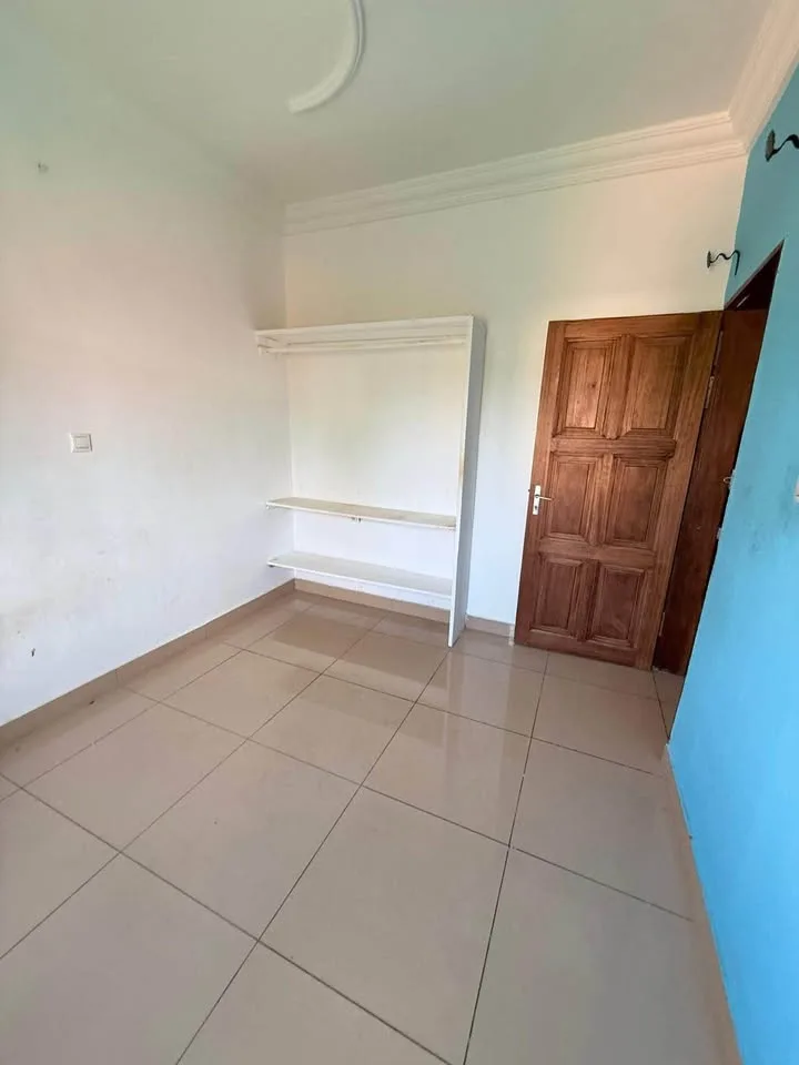 ANN_appart_nkolf_03042_chb1 Appartement bon standing Nkolfoulou 150000fcfa