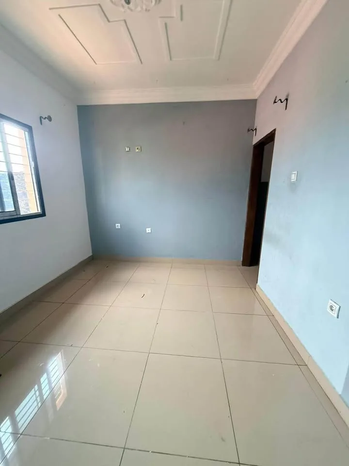 ANN_appart_nkolf_03042_chb4 Appartement bon standing Nkolfoulou 150000fcfa