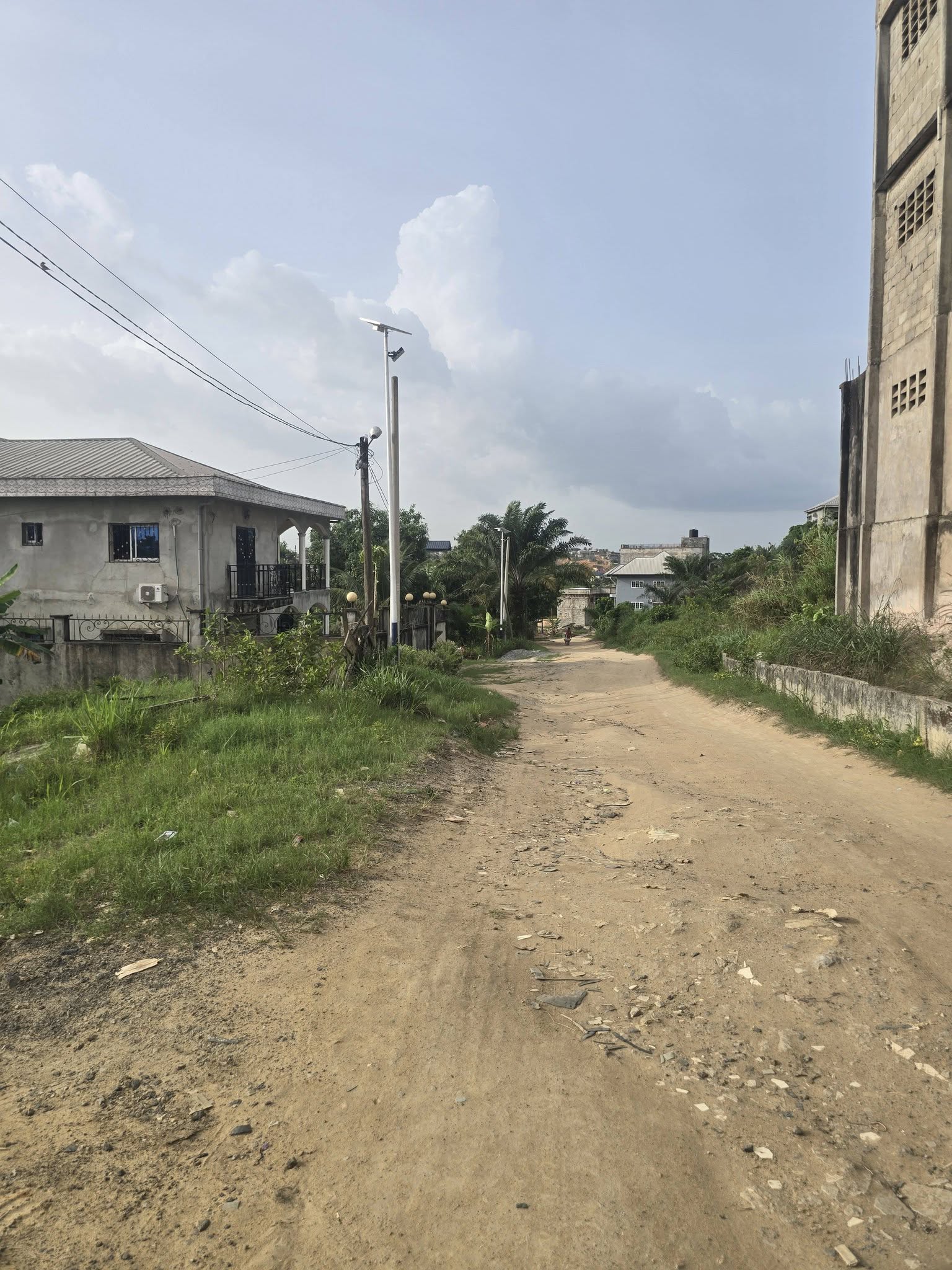 LI_terrain_japoma_070426_x3