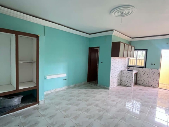 41009- Chambre moderne à louer à Yaoundé Emana