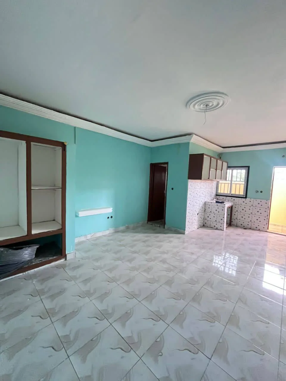 39073- Chambre moderne à louer à Yaoundé Emana