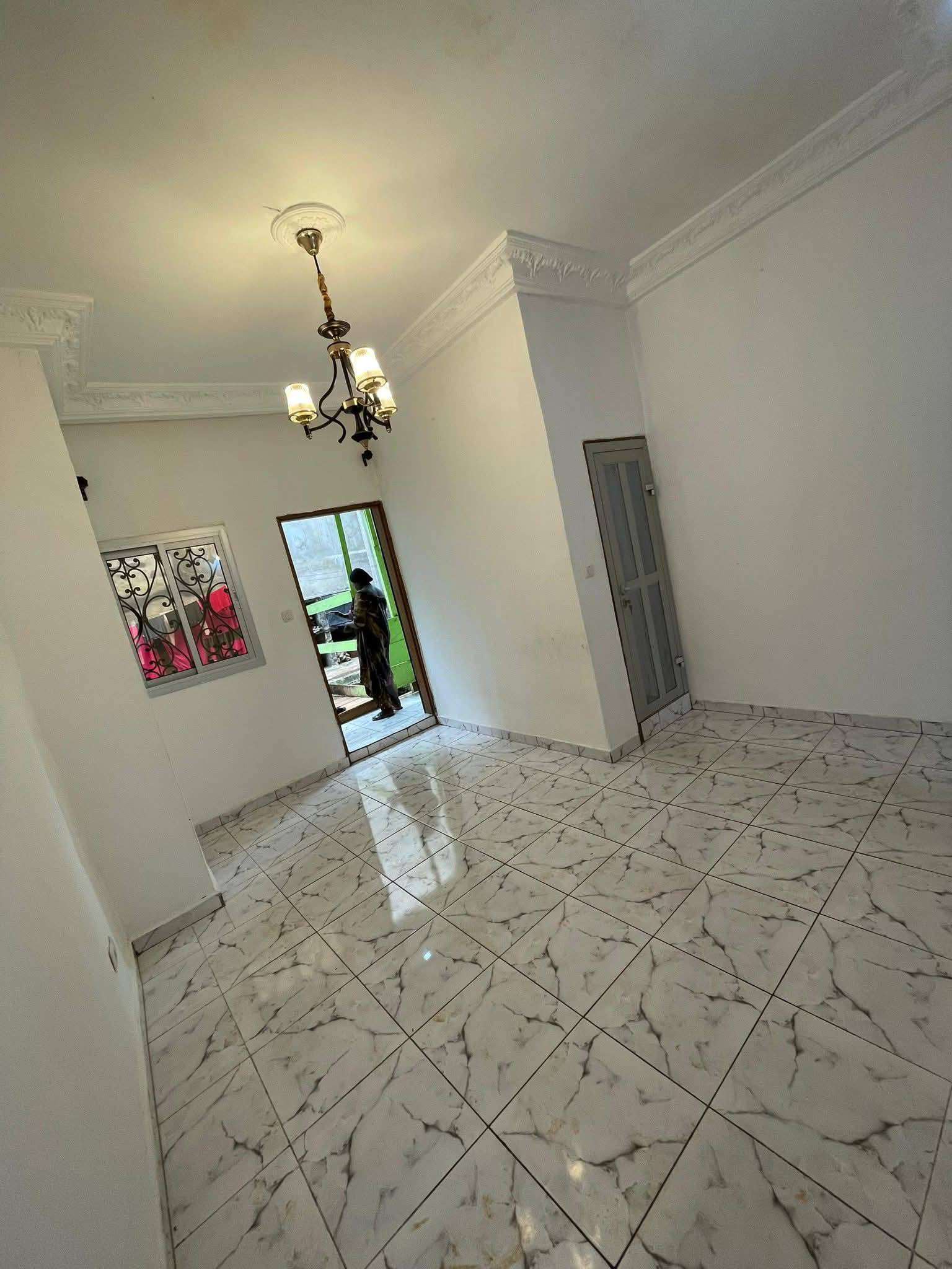 40976- Studio à louer à Yaoundé Nkolmesseng