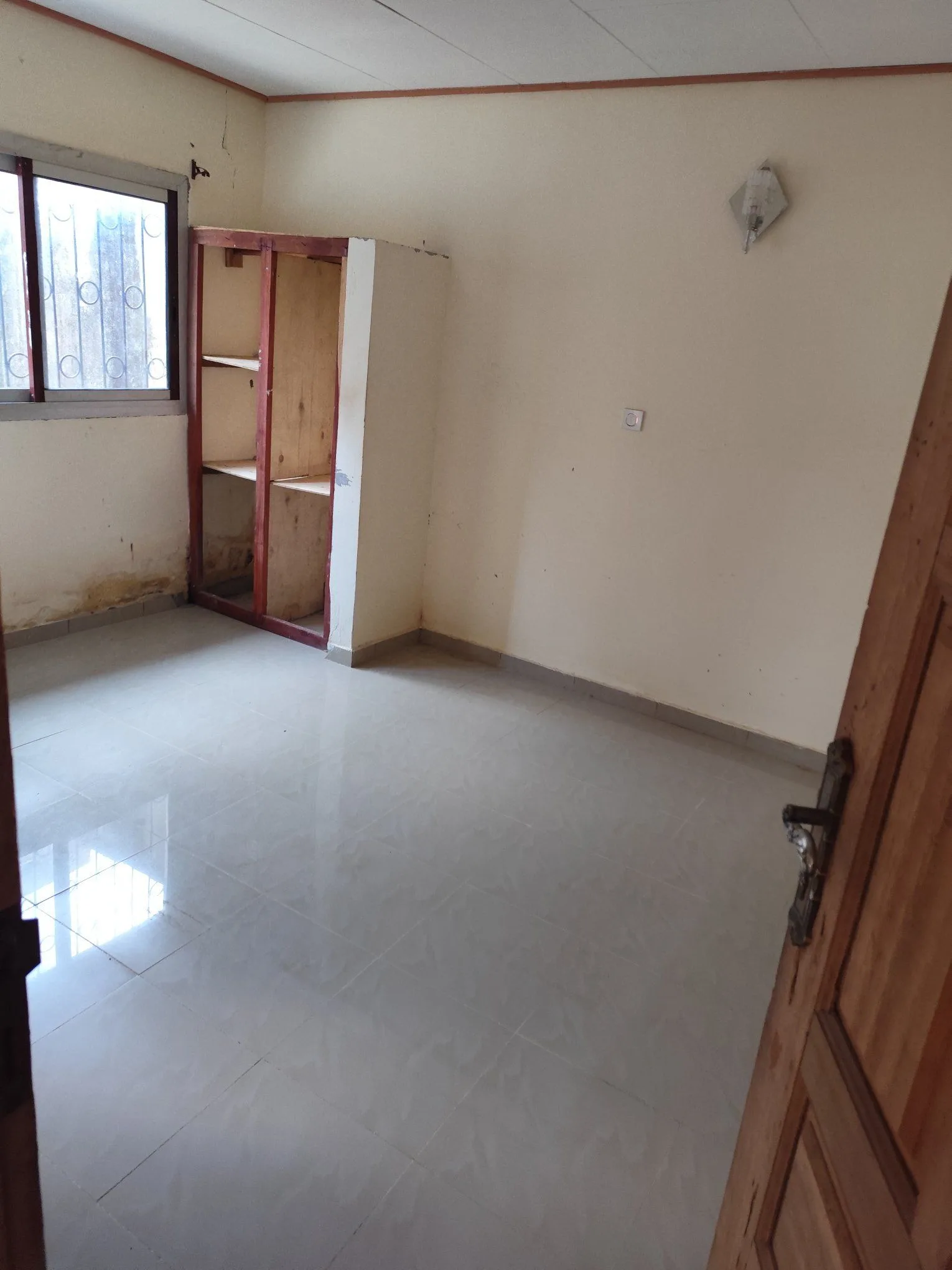 Appartement moderne 3 chambres, Ngalane Ebolowa