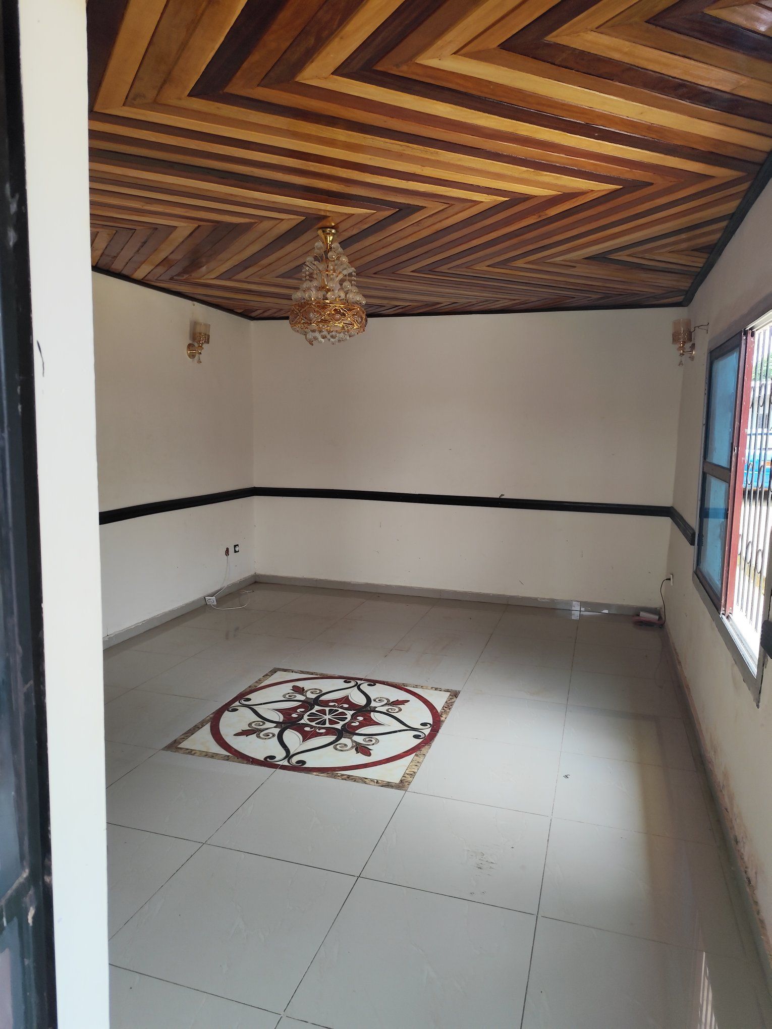 38801- Appartement moderne 3 chambres, Ngalane Ebolowa