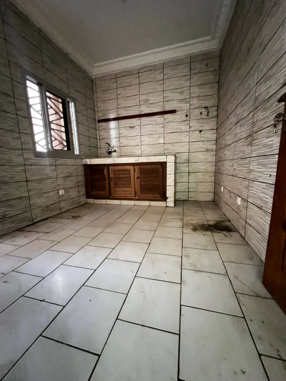 APPARTEMENT MODERNE STAFFÉ À MAKÉPÉ