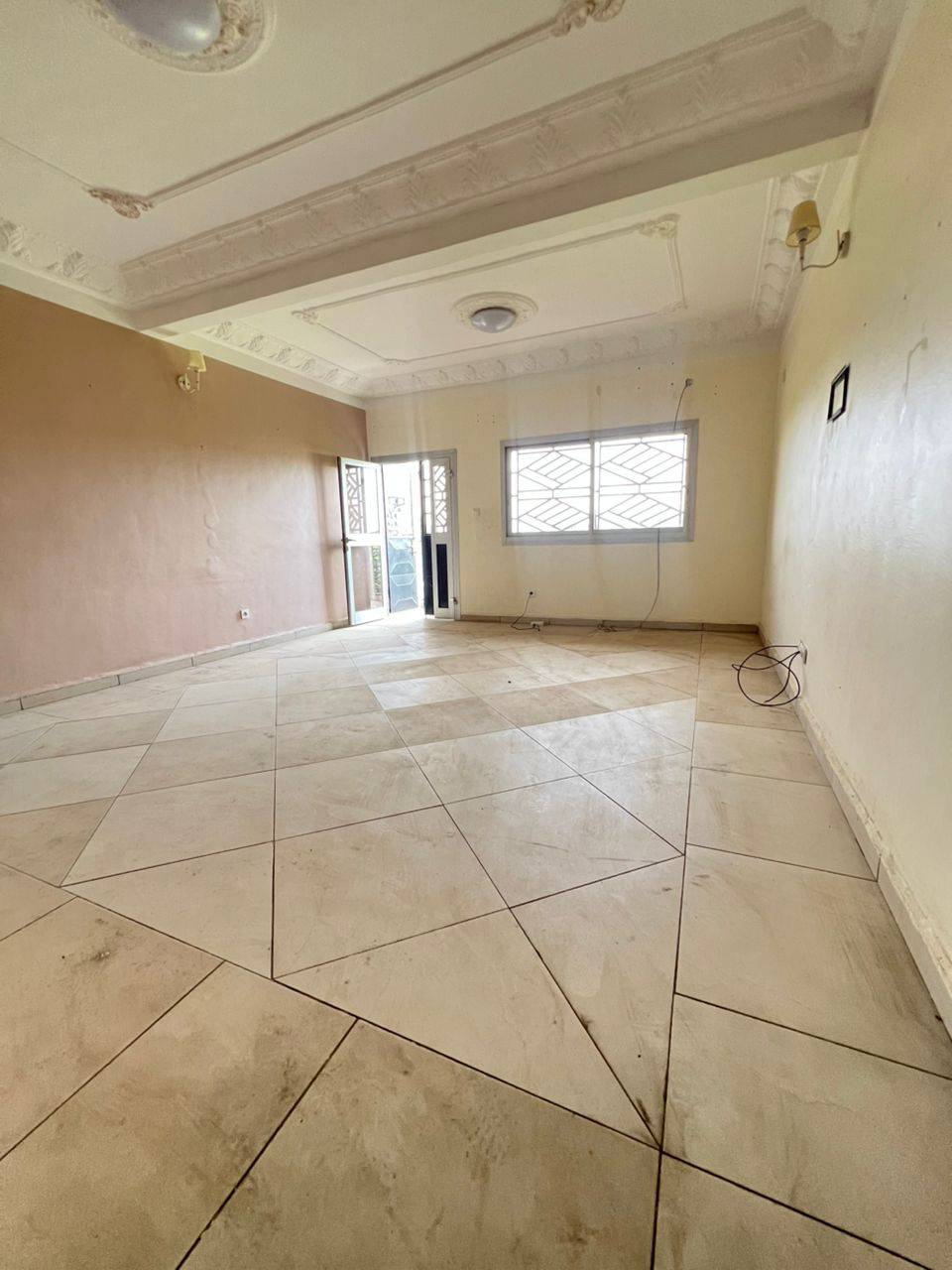 41080- APPARTEMENT MODERNE STAFFÉ À MAKÉPÉ