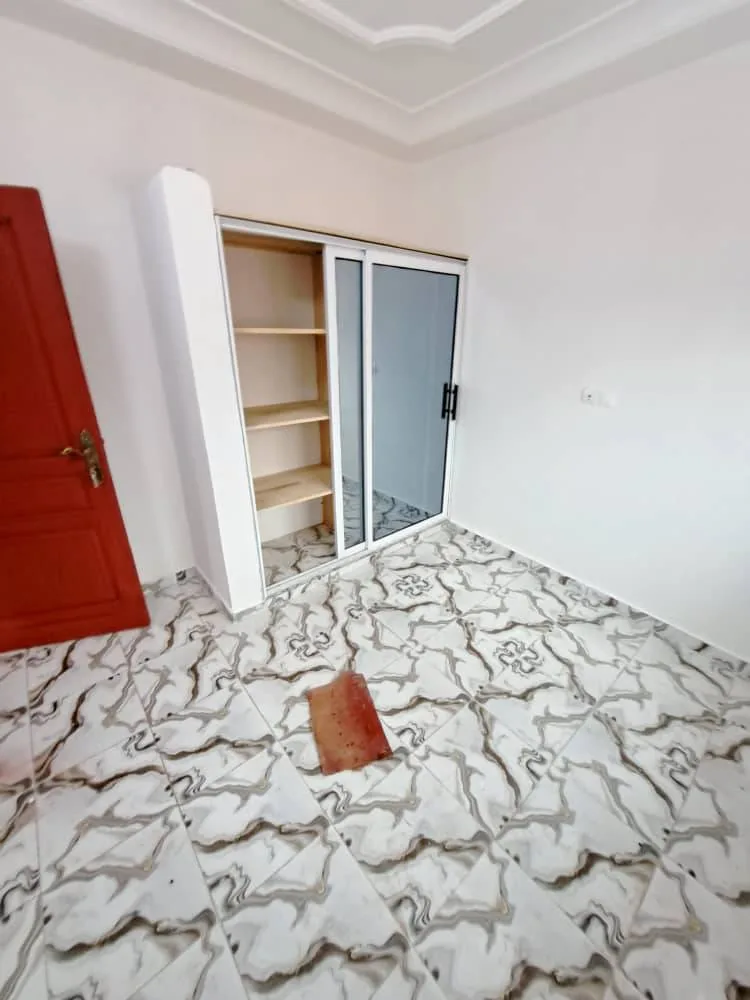 APPARTEMENT MODERNE SITUÉ À LENDI