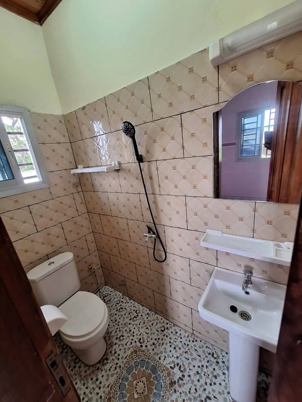 APPARTEMENT MODERNE SITUÉ À LOGBESSOU