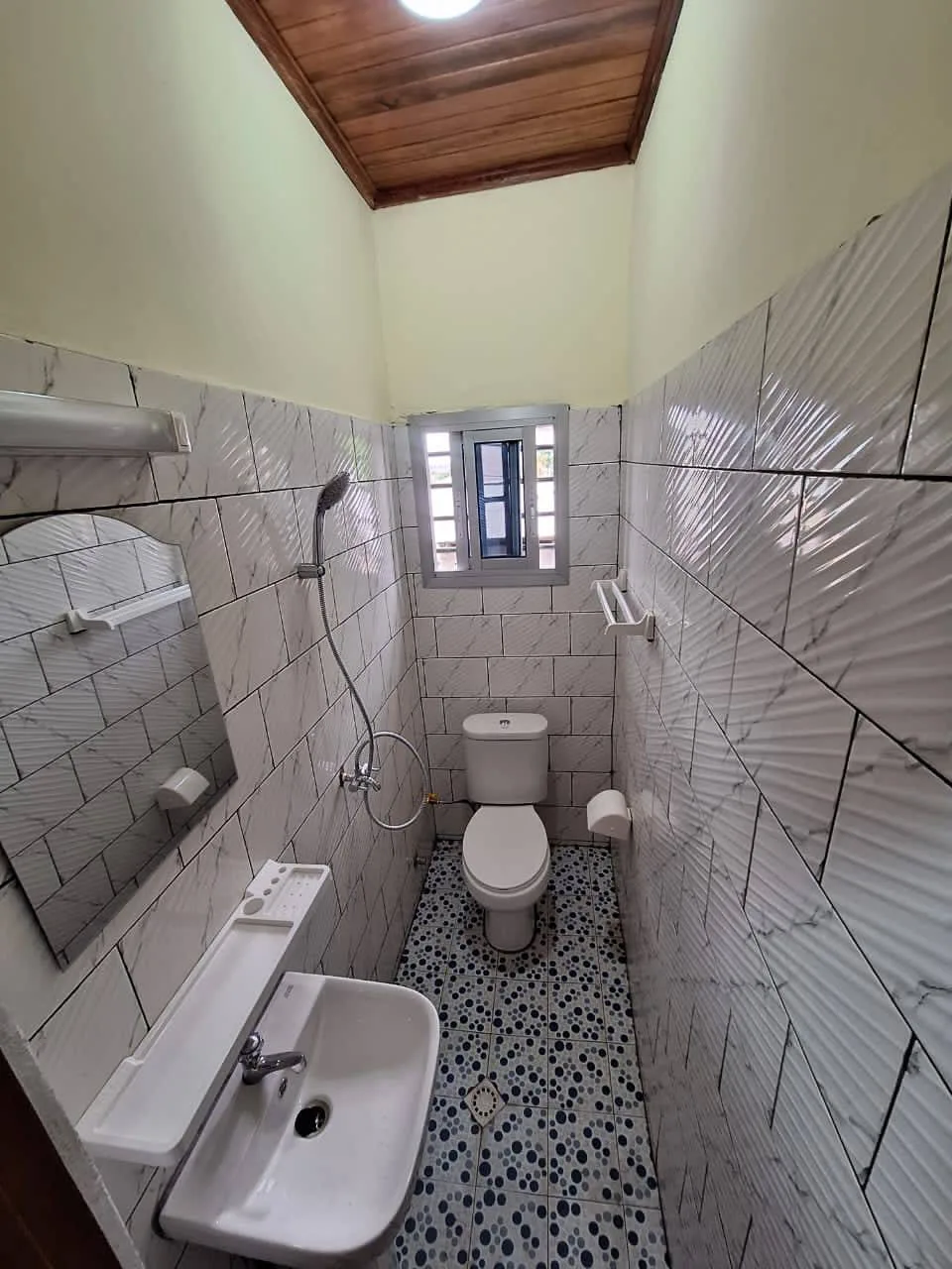 APPARTEMENT MODERNE SITUÉ À LOGBESSOU