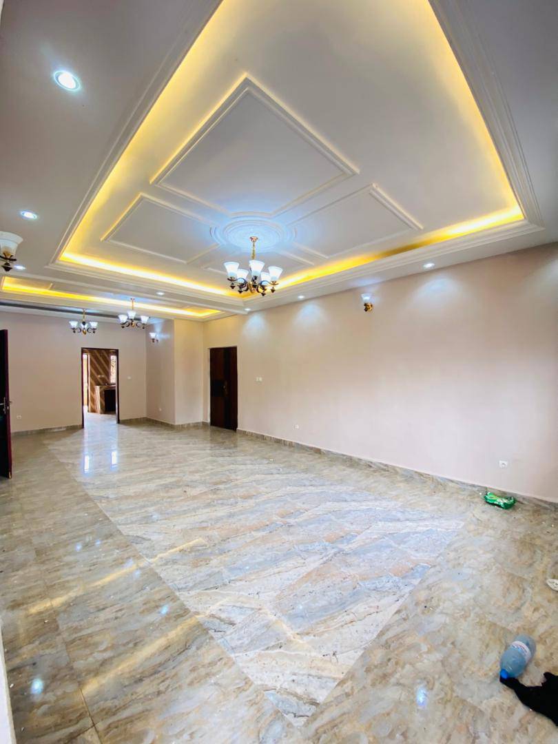 SM_appart_makepe_120426_sln1