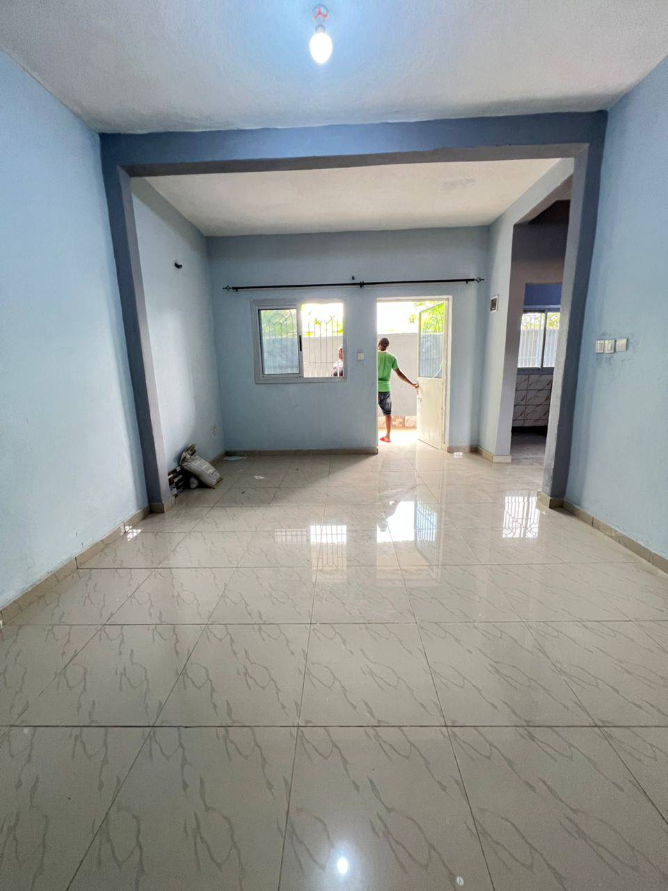 40729- GRAND STUDIO MODERNE À LOGBESSOU