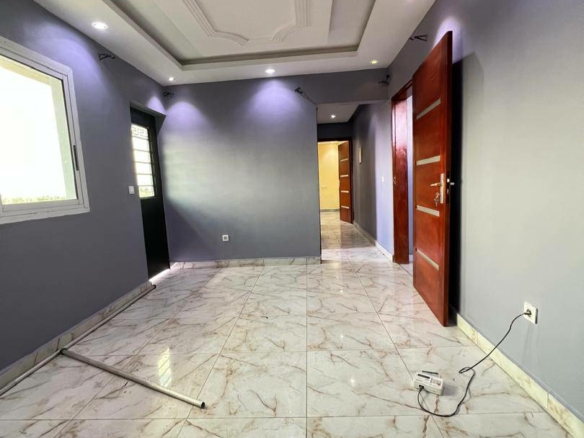 40806- STUDIO MODERNE STAFFÉ SITUÉ À LOGBESSOU