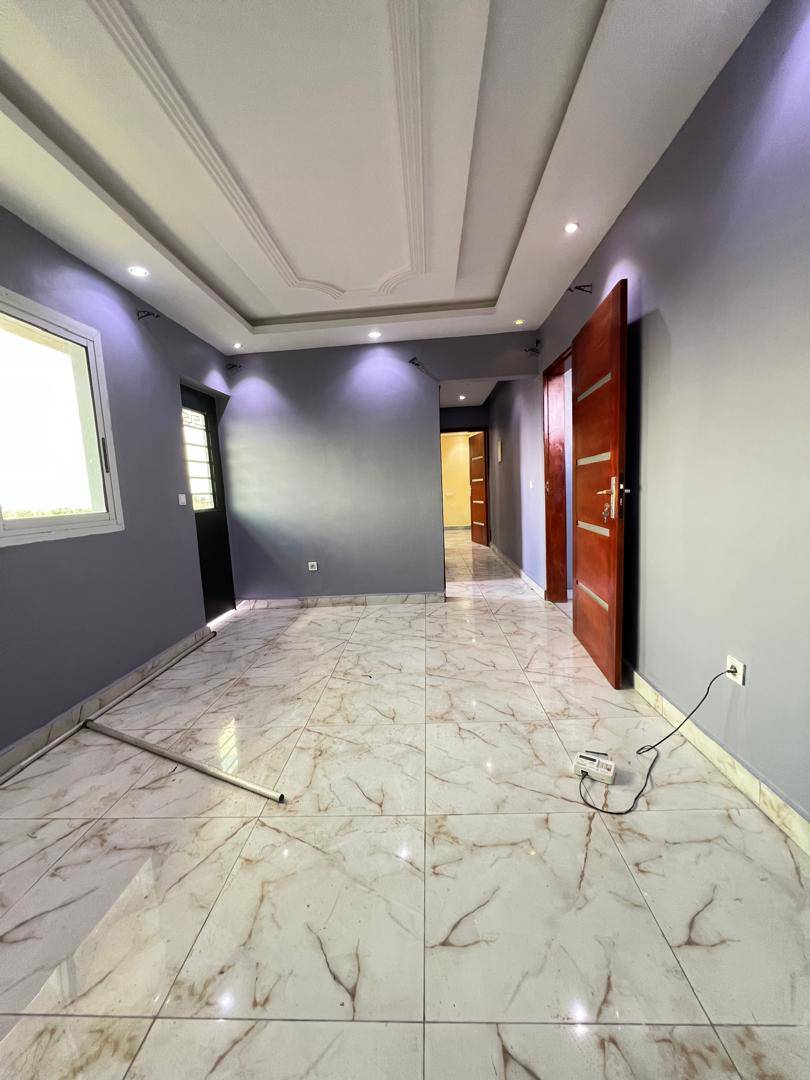 40767- STUDIO MODERNE STAFFÉ SITUÉ À LOGBESSOU