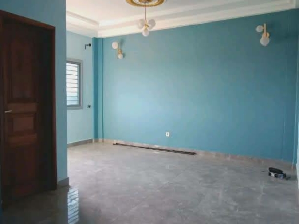 40752- Studio climatisé Odza Fécafoot