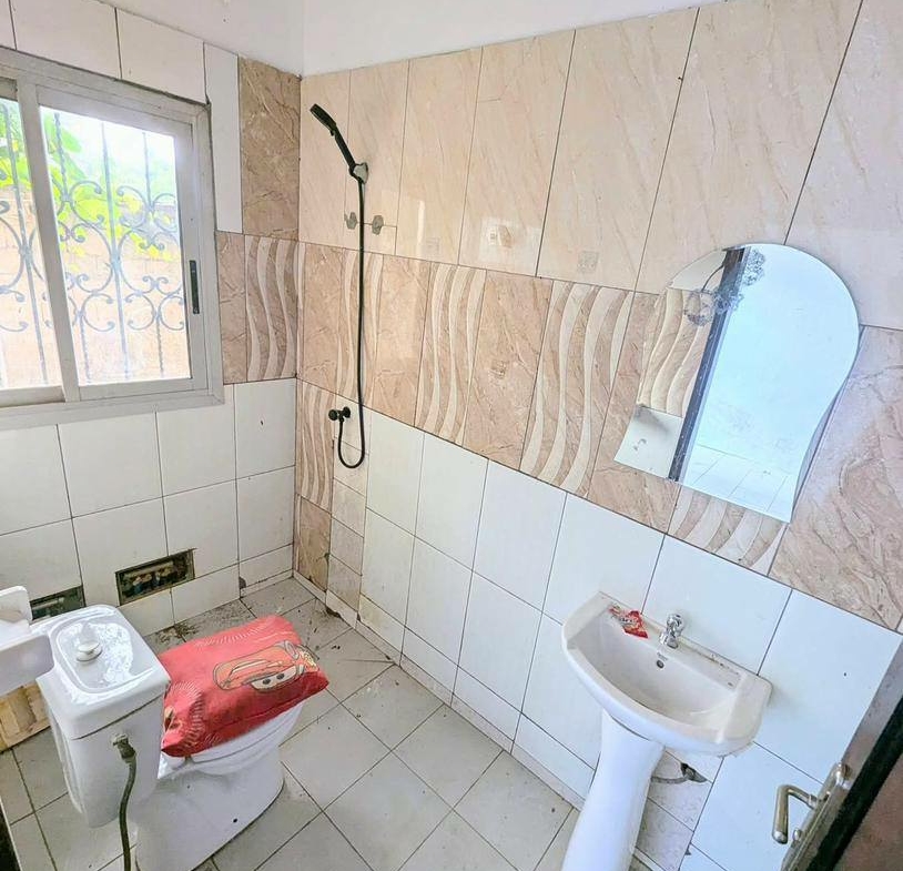 MAGNIFIQUE CHAMBRE À LOUER, YAOUNDÉ NKOLFOULOU