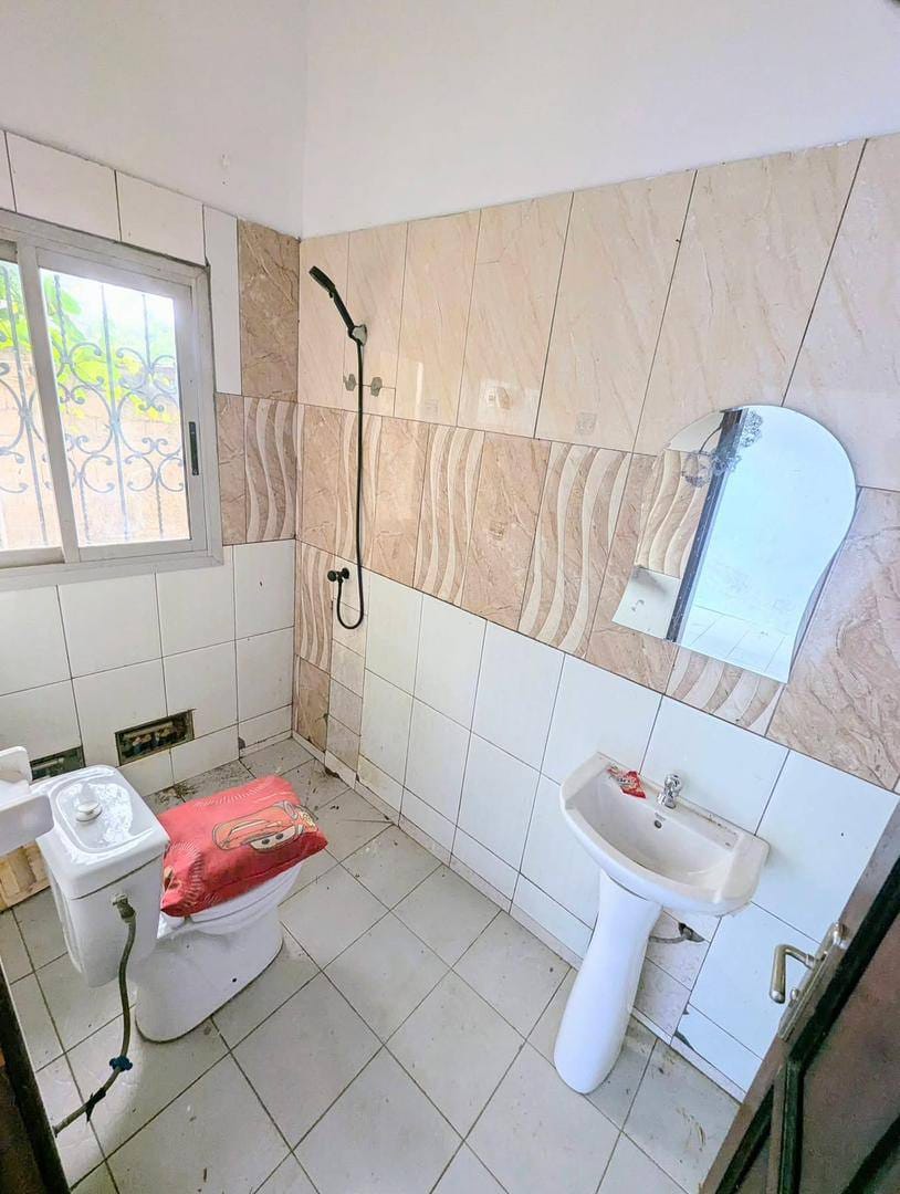 ABL_chambre_nkolfoulou_110526_dch MAGNIFIQUE CHAMBRE À LOUER, YAOUNDÉ NKOLFOULOU