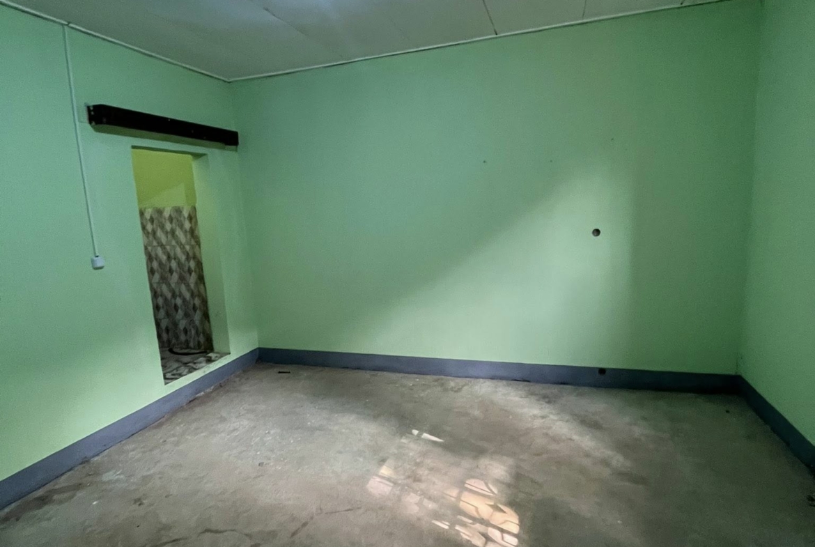 Studio disponible seul dans la barrière à Poukouloukou, Garoua