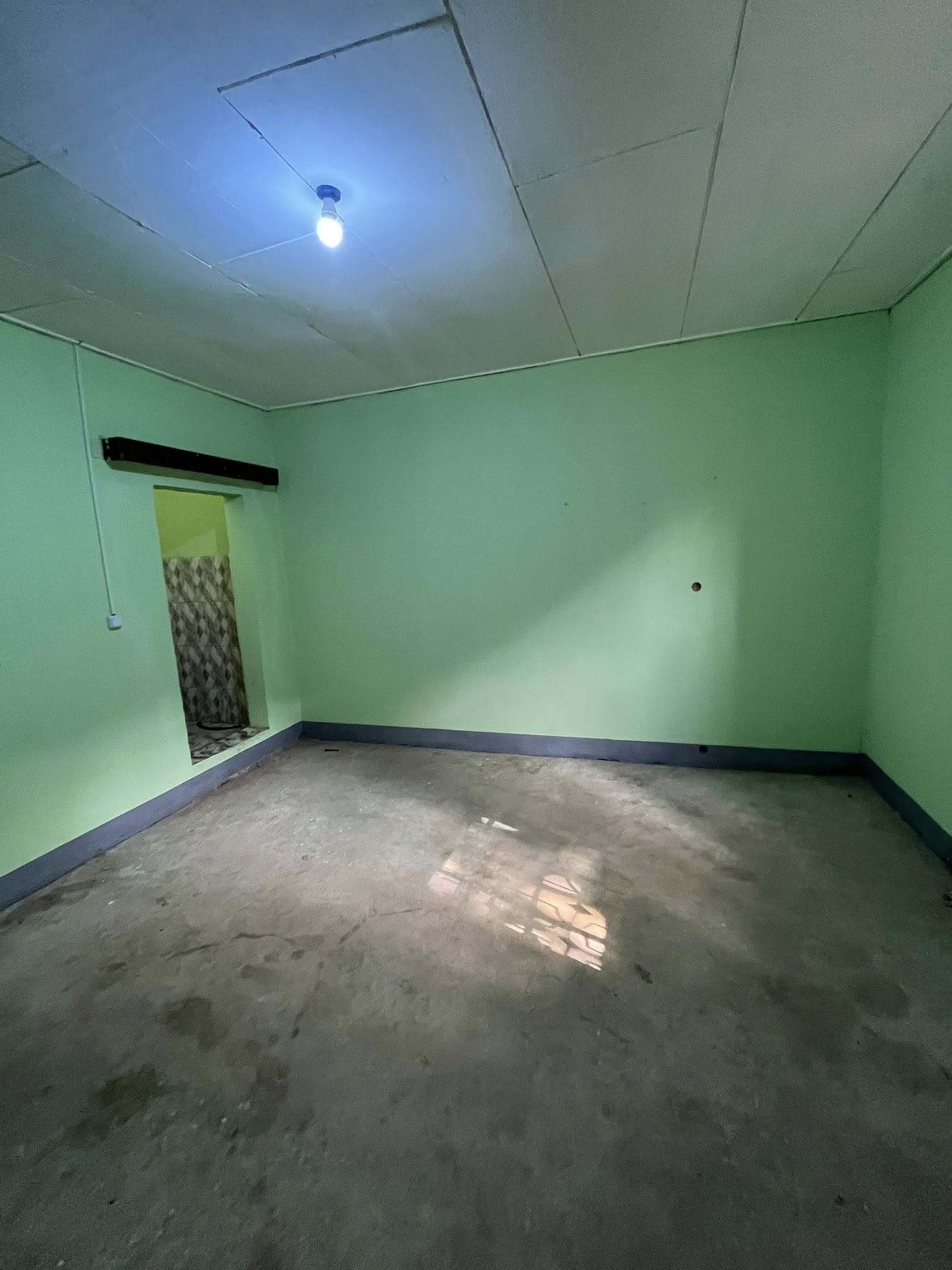 Studio disponible seul dans la barrière à Poukouloukou, Garoua