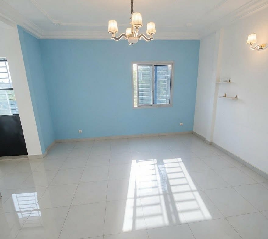 Studio 4 pièces situé à Nyalla à 200fcfa de la route