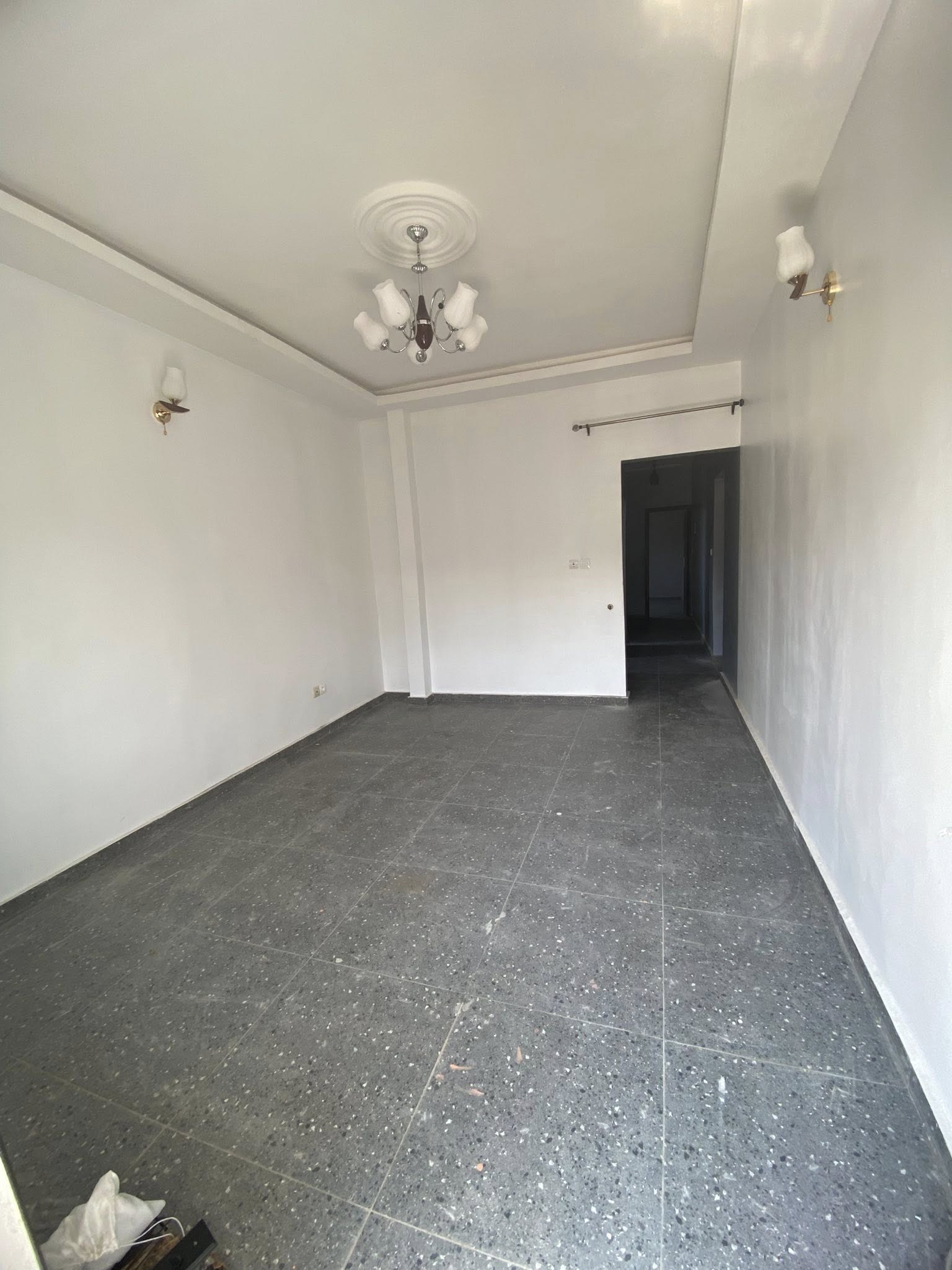 Magnifique studio à louer à Yassa 75000 fcfa
