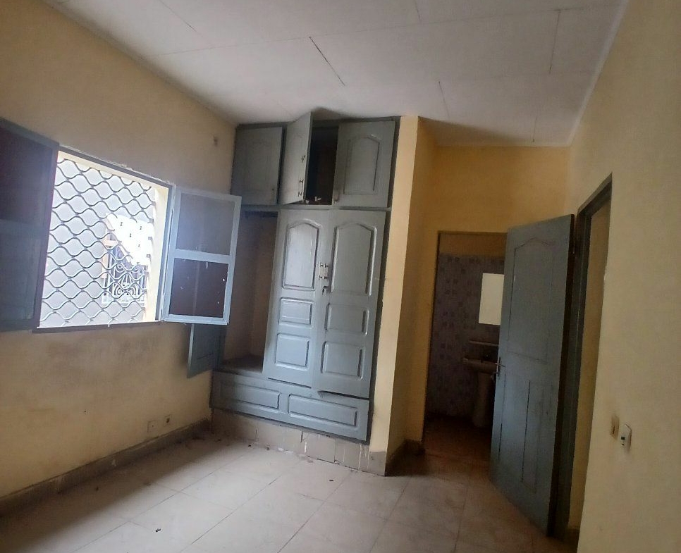 Appartement disponible non loin de l’école publique de Ngalbidje