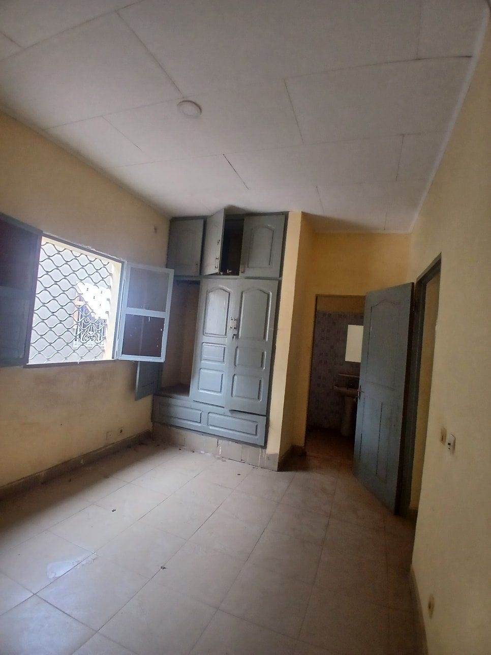 Appartement disponible non loin de l’école publique de Ngalbidje
