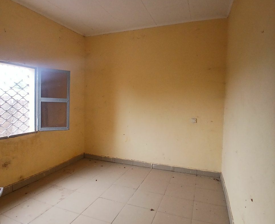 Appartement disponible non loin de l’école publique de Ngalbidje