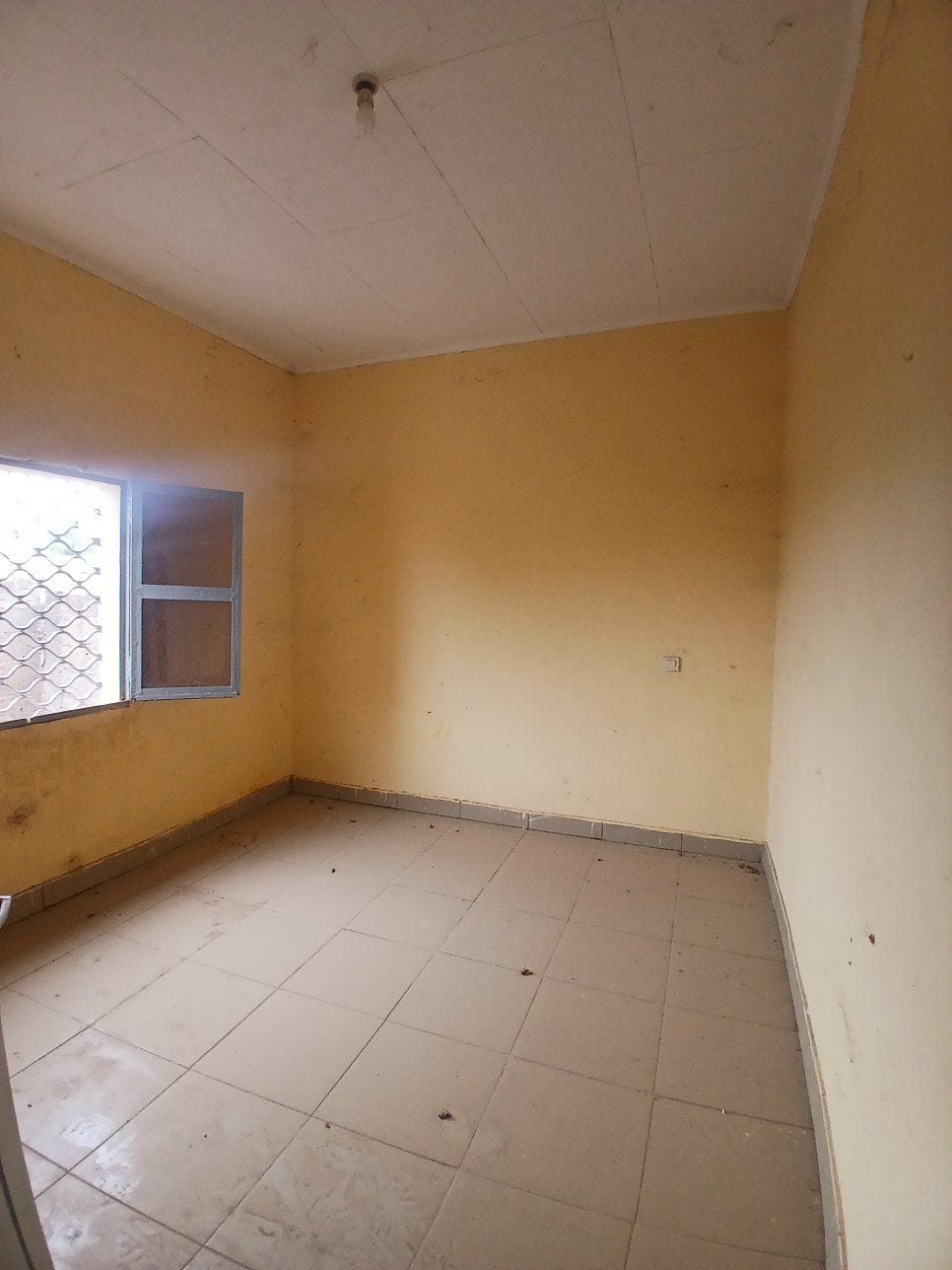 Appartement disponible non loin de l’école publique de Ngalbidje