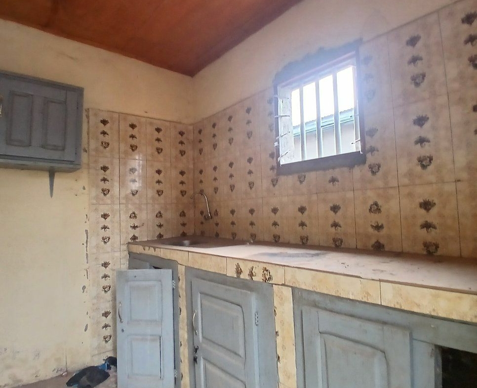 Appartement disponible non loin de l’école publique de Ngalbidje