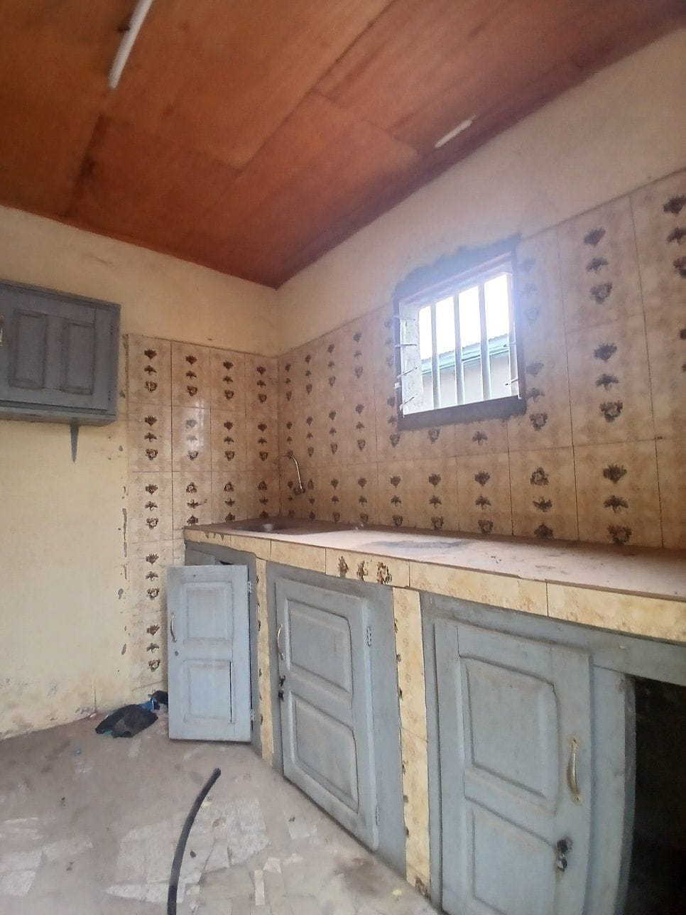 Appartement disponible non loin de l’école publique de Ngalbidje