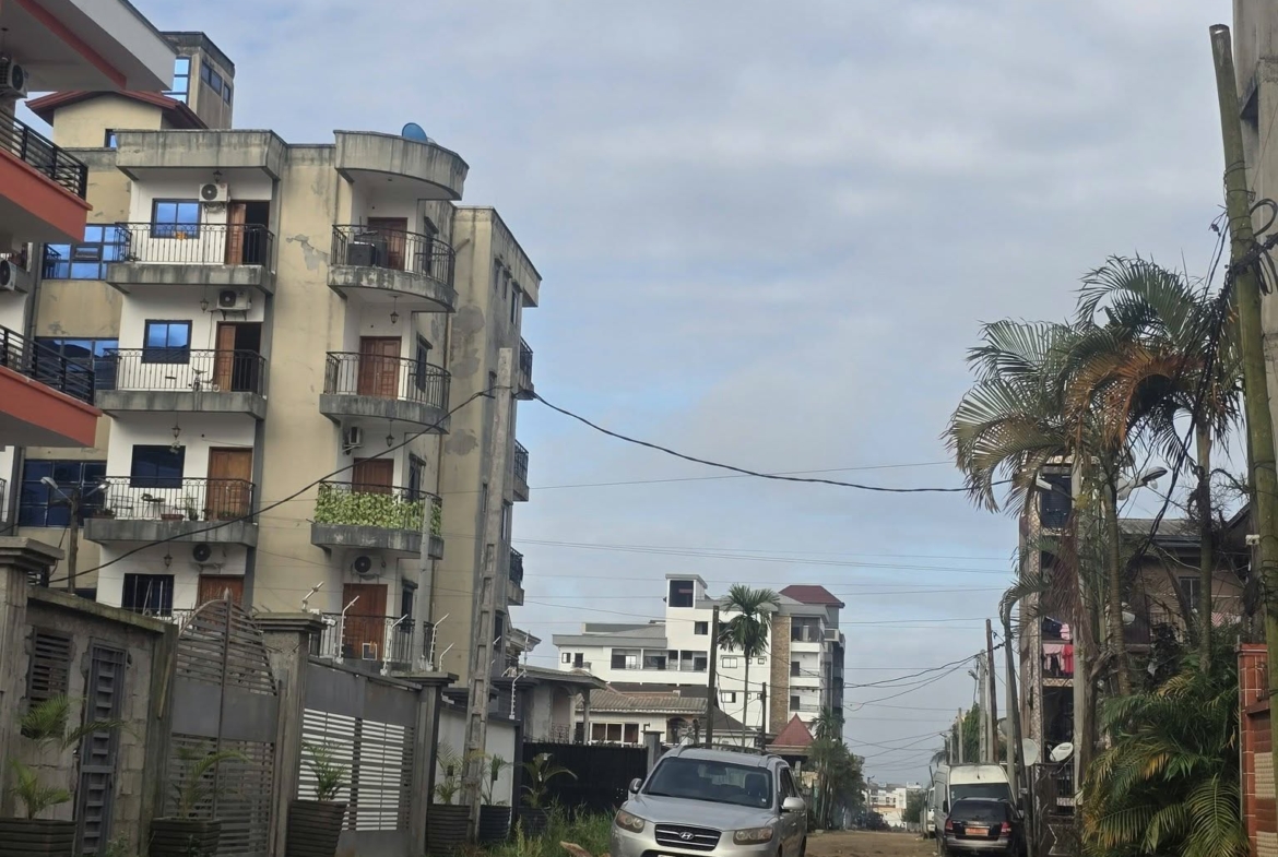 Terrains titrés à vendre, Logbessou derrière la station Nickel Oil